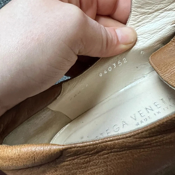 Bottega Veneta Pointed Toe Camel Loafers, size 6 - Picture 5 of 9